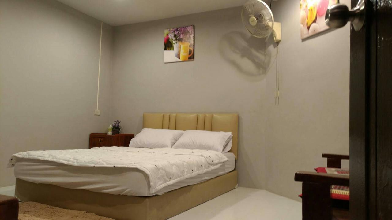 Pk Hostel プラナコーン・シー・アユタヤ エクステリア 写真