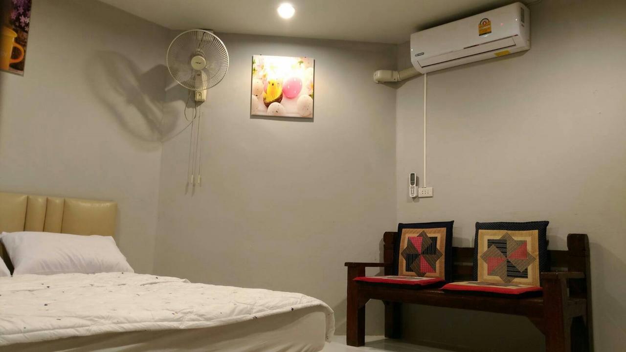 Pk Hostel プラナコーン・シー・アユタヤ エクステリア 写真