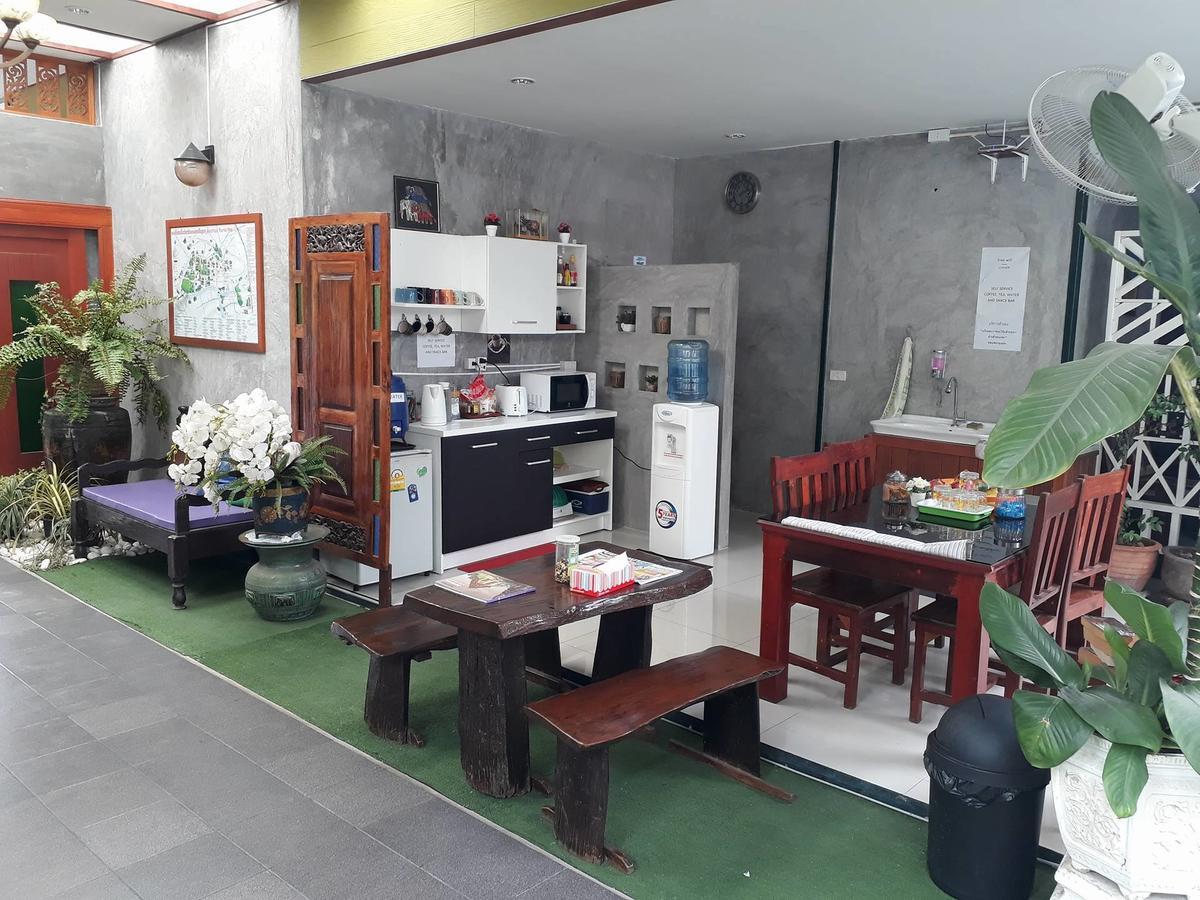 Pk Hostel プラナコーン・シー・アユタヤ エクステリア 写真
